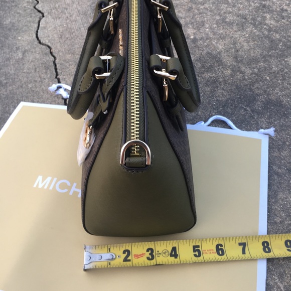 MICHAEL KORS CIARA MD MESSENGER DUFFLE Multi - Picture 10 of 11